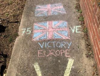 More chalk decorations